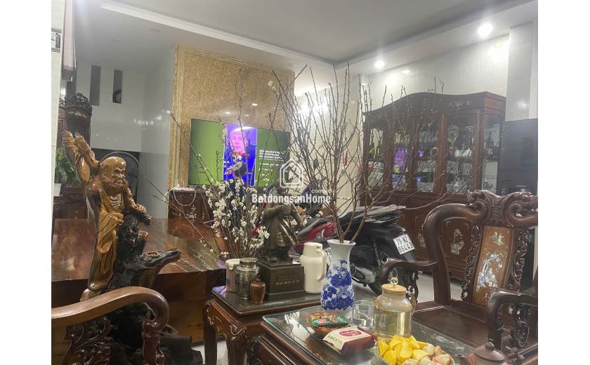bán nhà 7 tâng 18 phòng mặt tiền bắc sơn gần bãi tắm hòn chồng .
